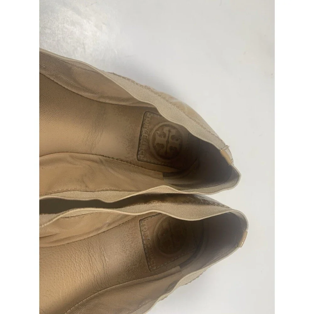 Tory Burch Caroline Women’s Sz 9 Ballet Flats Ivory Patent Leather Gold Logo - Picture 10 of 12